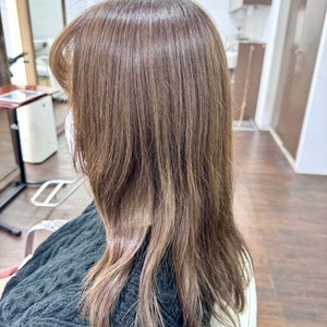 ナチュラル系ハイライトで明るく白髪ぼかし　