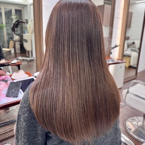 チョコレートブラウンの艶髪　