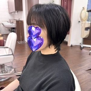 立体的なショートスタイル　