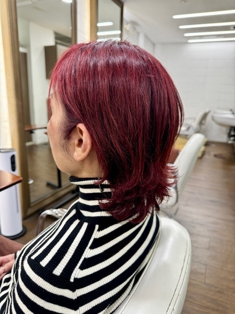 学芸大学 美容室に、Hair Esthe Hi-Deは、あります。学芸大学 美容院に、Hair Esthe Hi-Deはあります。Hair Esthe Hi-Deは目黒区学芸大学駅近くの美容院です。Hair Esthe Hi-Deは目黒区学芸大学駅近くの美容室です。祐天寺美容室近くにも、Hair Esthe Hi-Deはあります。祐天寺美容院近くにも、Hair Esthe Hi-Deはあります。Hair Esthe Hi-Deは髪にやさしく、が綺麗に艶髪になります。Hair Esthe Hi-Deは、カットがとても上手いです。Hair Esthe Hi-Deは、オシャレです。学芸大 美容院 Hair Esthe Hi-Deは、とても人気があります。学芸大 美容室 Hair Esthe Hi-Deは、40代50代60代女性に人気があります。得にボブやショートスタイルが得意で、スタイルがより立体的になります。なので立体感カットが、お客様に人気です。切りっぱなしボブカやマッシュショートも上手いです。なのでショートカットも上手いです。もちろんボブカットも上手いです。カラーも評判よく、ニューアマトラカラーがお客様に高評価です。オーガニックなヘアカラー 香草カラー色葉も人気です。ヘアマニキュアも保湿があり好評です。40代大人女性のお客様が多いです。40代ボブや40代ショートも得意です。50代大人女性も多いです、50代ボブや50代ショートも得意です。50代女性のカットは全般的に得意です。脱白髪染めハイライトカラーも好評です。60代大人女性も多いです。60代女性のカットも得意ですし、上手いと言われます。パーマもとても上手く、 クリープパーマがお客様に高評価クリープパーマしながら、髪は綺麗になります。男性のお客様もいらっしゃいます。男性のお客様は2割位です。Hair Esthe Hi-Deは、オープンした2003年からヘッドスパ「クリームバスヘアエステ」を提供しています。ヘッドスパ「クリームバスヘアエステ」は、頭皮の汚れを落とし且つ頭皮の保湿効果もあり髪に栄養を与え、艶々になります。プレミアム髪質改善トリートメントも大好評です。