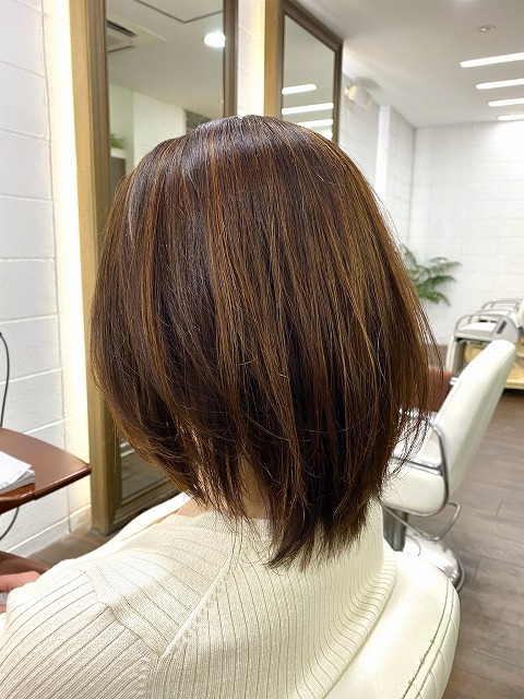 学芸大学美容室にHair Esthe Hi-Deは、あります。学芸大学美容院にも、Hair Esthe Hi-Deはあります。Hair Esthe Hi-Deは目黒区学芸大学駅近くの美容室です。祐天寺美容室近くにも、Hair Esthe Hi-Deはあります。祐天寺美容院にも、Hair Esthe Hi-Deはあります。Hair Esthe Hi-Deは髪にやさしく、が綺麗に艶髪になります。Hair Esthe Hi-Deカットがとても上手いです。得にボブやショートスタイルが得意です。カラーも評判よく、ニューアマトラカラーがお客様に高評価です。オーガニックなヘアカラー　香草カラー色葉も人気です。パーマもとても上手く、　クリープパーマがお客様に高評価クリープパーマしながら、髪は綺麗になります。Hair Esthe Hi-Deは、オープンした2003年からヘッドスパ「クリームバスヘアエステ」を提供しています。ヘッドスパ「クリームバスヘアエステ」は、頭皮の汚れを落とし且つ頭皮の保湿効果もあり髪に栄養を与え、艶々になります。プレミアム髪質改善トリートメントで、「イオンコネクト・トリートメント」も大好評です。コロナ感染対策を万全にしております。新型コロナウイルス感染拡大防止を徹底して、お客様が安心して来店出来るようにしております。お客様同士が接触しないよう、サロン自体を個室的にしています。