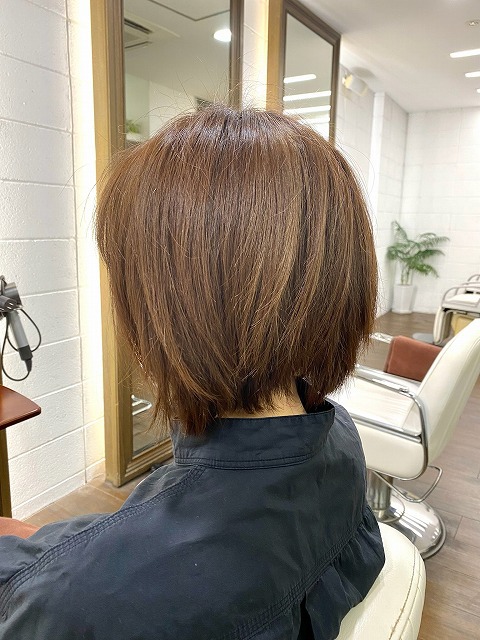 学芸大学美容室にHair Esthe Hi-Deは、あります。学芸大学美容院にも、Hair Esthe Hi-Deはあります。Hair Esthe Hi-Deは目黒区学芸大学駅近くの美容室です。祐天寺美容室近くにも、Hair Esthe Hi-Deはあります。祐天寺美容院にも、Hair Esthe Hi-Deはあります。Hair Esthe Hi-Deは髪にやさしく、が綺麗に艶髪になります。Hair Esthe Hi-Deカットがとても上手いです。得にボブやショートスタイルが得意です。カラーも評判よく、ニューアマトラカラーがお客様に高評価です。オーガニックなヘアカラー　香草カラー色葉も人気です。パーマもとても上手く、　クリープパーマがお客様に高評価クリープパーマしながら、髪は綺麗になります。Hair Esthe Hi-Deは、オープンした2003年からヘッドスパ「クリームバスヘアエステ」を提供しています。ヘッドスパ「クリームバスヘアエステ」は、頭皮の汚れを落とし且つ頭皮の保湿効果もあり髪に栄養を与え、艶々になります。プレミアム髪質改善トリートメントで、「イオンコネクト・トリートメント」も大好評です。コロナ感染対策を万全にしております。新型コロナウイルス感染拡大防止を徹底して、お客様が安心して来店出来るようにしております。お客様同士が接触しないよう、サロン自体を個室的にしています。