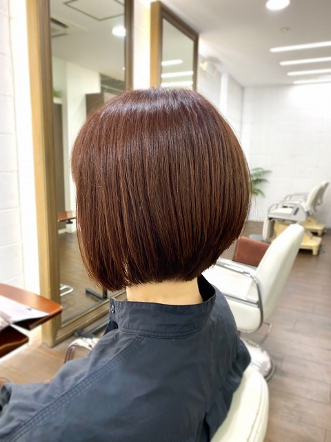 学芸大学美容室にHair Esthe Hi-Deは、あります。学芸大学美容院にも、Hair Esthe Hi-Deはあります。Hair Esthe Hi-Deは目黒区学芸大学駅近くの美容室です。祐天寺美容室近くにも、Hair Esthe Hi-Deはあります。祐天寺美容院にも、Hair Esthe Hi-Deはあります。Hair Esthe Hi-Deは髪にやさしく、が綺麗に艶髪になります。Hair Esthe Hi-Deカットがとても上手いです。得にボブやショートスタイルが得意です。カラーも評判よく、ニューアマトラカラーがお客様に高評価です。オーガニックなヘアカラー　香草カラー色葉も人気です。パーマもとても上手く、　クリープパーマがお客様に高評価クリープパーマしながら、髪は綺麗になります。Hair Esthe Hi-Deは、オープンした2003年からヘッドスパ「クリームバスヘアエステ」を提供しています。ヘッドスパ「クリームバスヘアエステ」は、頭皮の汚れを落とし且つ頭皮の保湿効果もあり髪に栄養を与え、艶々になります。プレミアム髪質改善トリートメントで、「イオンコネクト・トリートメント」も大好評です。コロナ感染対策を万全にしております。新型コロナウイルス感染拡大防止を徹底して、お客様が安心して来店出来るようにしております。お客様同士が接触しないよう、サロン自体を個室的にしています。