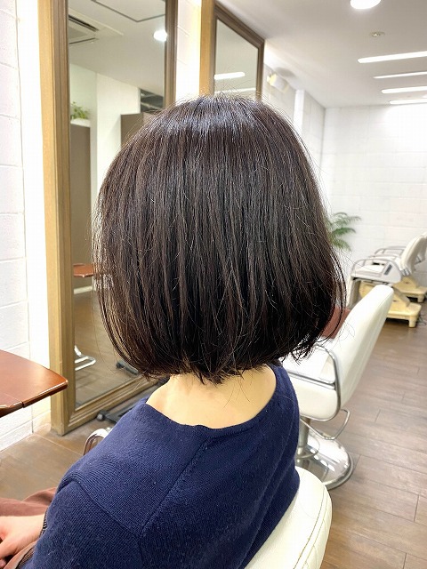 学芸大学美容室にHair Esthe Hi-Deは、あります。学芸大学美容院にも、Hair Esthe Hi-Deはあります。Hair Esthe Hi-Deは目黒区学芸大学駅近くの美容室です。祐天寺美容室近くにも、Hair Esthe Hi-Deはあります。祐天寺美容院にも、Hair Esthe Hi-Deはあります。Hair Esthe Hi-Deは髪にやさしく、が綺麗に艶髪になります。Hair Esthe Hi-Deカットがとても上手いです。得にボブやショートスタイルが得意です。カラーも評判よく、ニューアマトラカラーがお客様に高評価です。オーガニックなヘアカラー　香草カラー色葉も人気です。パーマもとても上手く、　クリープパーマがお客様に高評価クリープパーマしながら、髪は綺麗になります。Hair Esthe Hi-Deは、オープンした2003年からヘッドスパ「クリームバスヘアエステ」を提供しています。ヘッドスパ「クリームバスヘアエステ」は、頭皮の汚れを落とし且つ頭皮の保湿効果もあり髪に栄養を与え、艶々になります。プレミアム髪質改善トリートメントで、「イオンコネクト・トリートメント」も大好評です。コロナ感染対策を万全にしております。新型コロナウイルス感染拡大防止を徹底して、お客様が安心して来店出来るようにしております。お客様同士が接触しないよう、サロン自体を個室的にしています。