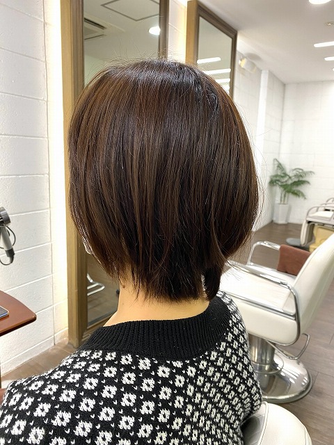 学芸大学美容室に,Hair Esthe Hi-Deはあります。学芸大学美容院にも、Hair Esthe Hi-Deはあります。Hair Esthe Hi-Deは目黒区学芸大学駅近くの美容室です。祐天寺美容室近くにも、Hair Esthe Hi-Deはあります。祐天寺美容院にも、Hair Esthe Hi-Deはあります。Hair Esthe Hi-Deは髪にやさしく、が綺麗に艶髪になります。Hair Esthe Hi-Deカットがとても上手いです。得にボブやショートスタイルが得意です。カラーも評判よく、ニューアマトラカラーがお客様に高評価です。オーガニックなヘアカラー　香草カラー色葉も人気です。パーマもとても上手く、　クリープパーマがお客様に高評価クリープパーマしながら、髪は綺麗になります。Hair Esthe Hi-Deは、オープンした2003年からヘッドスパ「クリームバスヘアエステ」を提供しています。ヘッドスパ「クリームバスヘアエステ」は、頭皮の汚れを落とし且つ頭皮の保湿効果もあり髪に栄養を与え、艶々になります。プレミアム髪質改善トリートメントで、「イオンコネクト・トリートメント」も大好評です。コロナ感染対策を万全にしております。新型コロナウイルス感染拡大防止を徹底して、お客様が安心して来店出来るようにしております。お客様同士が接触しないよう、サロン自体を個室的にしています。