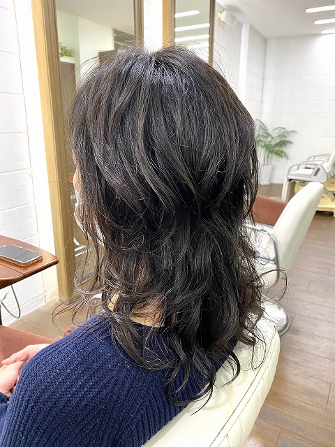 学芸大学美容室に,Hair Esthe Hi-Deはあります。学芸大学美容院にも、Hair Esthe Hi-Deはあります。Hair Esthe Hi-Deは目黒区学芸大学駅近くの美容室です。祐天寺美容室近くにも、Hair Esthe Hi-Deはあります。祐天寺美容院にも、Hair Esthe Hi-Deはあります。Hair Esthe Hi-Deは髪にやさしく、が綺麗に艶髪になります。Hair Esthe Hi-Deカットがとても上手いです。得にボブやショートスタイルが得意です。カラーも評判よく、ニューアマトラカラーがお客様に高評価です。オーガニックなヘアカラー　香草カラー色葉も人気です。パーマもとても上手く、　クリープパーマがお客様に高評価クリープパーマしながら、髪は綺麗になります。Hair Esthe Hi-Deは、オープンした2003年からヘッドスパ「クリームバスヘアエステ」を提供しています。ヘッドスパ「クリームバスヘアエステ」は、頭皮の汚れを落とし且つ頭皮の保湿効果もあり髪に栄養を与え、艶々になります。プレミアム髪質改善トリートメントで、「イオンコネクト・トリートメント」も大好評です。コロナ感染対策を万全にしております。新型コロナウイルス感染拡大防止を徹底して、お客様が安心して来店出来るようにしております。お客様同士が接触しないよう、サロン自体を個室的にしています。