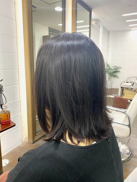 学芸大学美容室に,Hair Esthe Hi-Deはあります。学芸大学美容院にも、Hair Esthe Hi-Deはあります。Hair Esthe Hi-Deは目黒区学芸大学駅近くの美容室です。祐天寺美容室近くにも、Hair Esthe Hi-Deはあります。祐天寺美容院にも、Hair Esthe Hi-Deはあります。Hair Esthe Hi-Deは髪にやさしく、が綺麗に艶髪になります。Hair Esthe Hi-Deカットがとても上手いです。得にボブやショートスタイルが得意です。カラーも評判よく、ニューアマトラカラーがお客様に高評価です。オーガニックなヘアカラー　香草カラー色葉も人気です。パーマもとても上手く、　クリープパーマがお客様に高評価クリープパーマしながら、髪は綺麗になります。Hair Esthe Hi-Deは、オープンした2003年からヘッドスパ「クリームバスヘアエステ」を提供しています。ヘッドスパ「クリームバスヘアエステ」は、頭皮の汚れを落とし且つ頭皮の保湿効果もあり髪に栄養を与え、艶々になります。プレミアム髪質改善トリートメントで、「イオンコネクト・トリートメント」も大好評です。コロナ感染対策を万全にしております。新型コロナウイルス感染拡大防止を徹底して、お客様が安心して来店出来るようにしております。お客様同士が接触しないよう、サロン自体を個室的にしています。