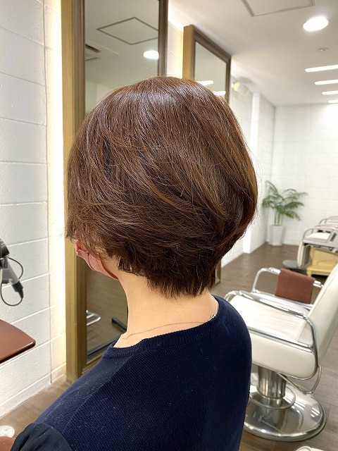 学芸大学美容室に,Hair Esthe Hi-Deはあります。学芸大学美容院にも、Hair Esthe Hi-Deはあります。Hair Esthe Hi-Deは目黒区学芸大学駅近くの美容室です。祐天寺美容室近くにも、Hair Esthe Hi-Deはあります。祐天寺美容院にも、Hair Esthe Hi-Deはあります。Hair Esthe Hi-Deは髪にやさしく、が綺麗に艶髪になります。Hair Esthe Hi-Deカットがとても上手いです。得にボブやショートスタイルが得意です。カラーも評判よく、ニューアマトラカラーがお客様に高評価です。オーガニックなヘアカラー　香草カラー色葉も人気です。パーマもとても上手く、　クリープパーマがお客様に高評価クリープパーマしながら、髪は綺麗になります。Hair Esthe Hi-Deは、オープンした2003年からヘッドスパ「クリームバスヘアエステ」を提供しています。ヘッドスパ「クリームバスヘアエステ」は、頭皮の汚れを落とし且つ頭皮の保湿効果もあり髪に栄養を与え、艶々になります。プレミアム髪質改善トリートメントで、「イオンコネクト・トリートメント」も大好評です。コロナ感染対策を万全にしております。新型コロナウイルス感染拡大防止を徹底して、お客様が安心して来店出来るようにしております。お客様同士が接触しないよう、サロン自体を個室的にしています。