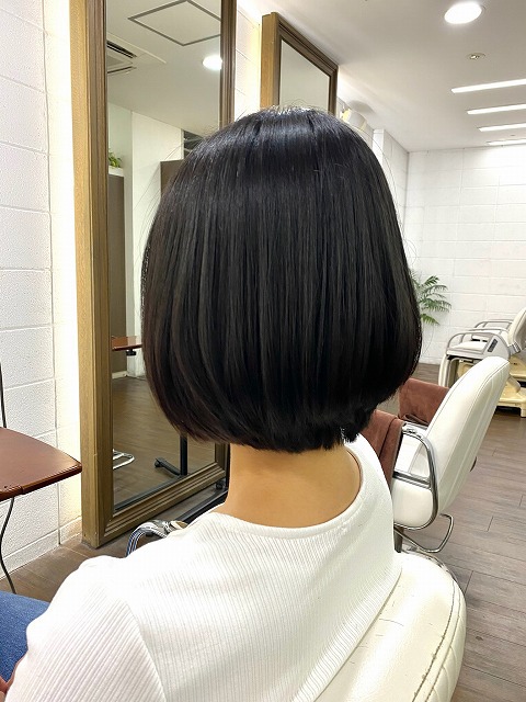 学芸大学美容室に,Hair Esthe Hi-Deはあります。学芸大学美容院にも、Hair Esthe Hi-Deはあります。Hair Esthe Hi-Deは目黒区学芸大学駅近くの美容室です。祐天寺美容室近くにも、Hair Esthe Hi-Deはあります。祐天寺美容院にも、Hair Esthe Hi-Deはあります。Hair Esthe Hi-Deは髪にやさしく、が綺麗に艶髪になります。Hair Esthe Hi-Deカットがとても上手いです。得にボブやショートスタイルが得意です。カラーも評判よく、ニューアマトラカラーがお客様に高評価です。オーガニックなヘアカラー　香草カラー色葉も人気です。パーマもとても上手く、　クリープパーマがお客様に高評価クリープパーマしながら、髪は綺麗になります。Hair Esthe Hi-Deは、オープンした2003年からヘッドスパ「クリームバスヘアエステ」を提供しています。ヘッドスパ「クリームバスヘアエステ」は、頭皮の汚れを落とし且つ頭皮の保湿効果もあり髪に栄養を与え、艶々になります。プレミアム髪質改善トリートメントで、「イオンコネクト・トリートメント」も大好評です。コロナ感染対策を万全にしております。新型コロナウイルス感染拡大防止を徹底して、お客様が安心して来店出来るようにしております。お客様同士が接触しないよう、サロン自体を個室的にしています。