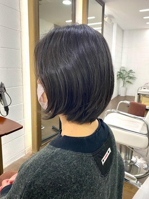 学芸大学美容室に,Hair Esthe Hi-Deはあります。学芸大学美容院にも、Hair Esthe Hi-Deはあります。Hair Esthe Hi-Deは目黒区学芸大学駅近くの美容室です。祐天寺美容室近くにも、Hair Esthe Hi-Deはあります。祐天寺美容院にも、Hair Esthe Hi-Deはあります。Hair Esthe Hi-Deは髪にやさしく、が綺麗に艶髪になります。Hair Esthe Hi-Deカットがとても上手いです。得にボブやショートスタイルが得意です。カラーも評判よく、ニューアマトラカラーがお客様に高評価です。オーガニックなヘアカラー　香草カラー色葉も人気です。パーマもとても上手く、　クリープパーマがお客様に高評価クリープパーマしながら、髪は綺麗になります。Hair Esthe Hi-Deは、オープンした2003年からヘッドスパ「クリームバスヘアエステ」を提供しています。ヘッドスパ「クリームバスヘアエステ」は、頭皮の汚れを落とし且つ頭皮の保湿効果もあり髪に栄養を与え、艶々になります。プレミアム髪質改善トリートメントで、「イオンコネクト・トリートメント」も大好評です。コロナ感染対策を万全にしております。新型コロナウイルス感染拡大防止を徹底して、お客様が安心して来店出来るようにしております。お客様同士が接触しないよう、サロン自体を個室的にしています。