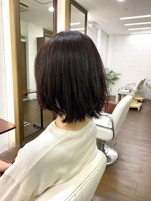 学芸大学美容室に,Hair Esthe Hi-Deはあります。学芸大学美容院にも、Hair Esthe Hi-Deはあります。Hair Esthe Hi-Deは目黒区学芸大学駅近くの美容室です。祐天寺美容室近くにも、Hair Esthe Hi-Deはあります。祐天寺美容院にも、Hair Esthe Hi-Deはあります。Hair Esthe Hi-Deは髪にやさしく、が綺麗に艶髪になります。Hair Esthe Hi-Deカットがとても上手いです。得にボブやショートスタイルが得意です。カラーも評判よく、ニューアマトラカラーがお客様に高評価です。オーガニックなヘアカラー　香草カラー色葉も人気です。パーマもとても上手く、　クリープパーマがお客様に高評価クリープパーマしながら、髪は綺麗になります。Hair Esthe Hi-Deは、オープンした2003年からヘッドスパ「クリームバスヘアエステ」を提供しています。ヘッドスパ「クリームバスヘアエステ」は、頭皮の汚れを落とし且つ頭皮の保湿効果もあり髪に栄養を与え、艶々になります。プレミアム髪質改善トリートメントで、「イオンコネクト・トリートメント」も大好評です。コロナ感染対策を万全にしております。新型コロナウイルス感染拡大防止を徹底して、お客様が安心して来店出来るようにしております。お客様同士が接触しないよう、サロン自体を個室的にしています。