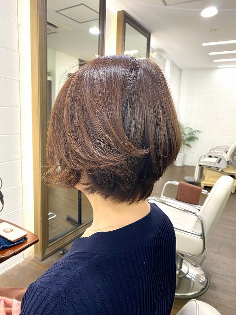 学芸大学美容室に,Hair Esthe Hi-Deはあります。学芸大学美容院にも、Hair Esthe Hi-Deはあります。Hair Esthe Hi-Deは目黒区学芸大学駅近くの美容室です。祐天寺美容室近くにも、Hair Esthe Hi-Deはあります。祐天寺美容院にも、Hair Esthe Hi-Deはあります。Hair Esthe Hi-Deは髪にやさしく、が綺麗に艶髪になります。Hair Esthe Hi-Deカットがとても上手いです。得にボブやショートスタイルが得意です。カラーも評判よく、ニューアマトラカラーがお客様に高評価です。オーガニックなヘアカラー　香草カラー色葉も人気です。パーマもとても上手く、　クリープパーマがお客様に高評価クリープパーマしながら、髪は綺麗になります。Hair Esthe Hi-Deは、オープンした2003年からヘッドスパ「クリームバスヘアエステ」を提供しています。ヘッドスパ「クリームバスヘアエステ」は、頭皮の汚れを落とし且つ頭皮の保湿効果もあり髪に栄養を与え、艶々になります。プレミアム髪質改善トリートメントで、「イオンコネクト・トリートメント」も大好評です。コロナ感染対策を万全にしております。新型コロナウイルス感染拡大防止を徹底して、お客様が安心して来店出来るようにしております。お客様同士が接触しないよう、サロン自体を個室的にしています。