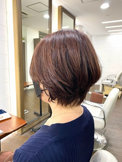 学芸大学美容室に,Hair Esthe Hi-Deはあります。学芸大学美容院にも、Hair Esthe Hi-Deはあります。Hair Esthe Hi-Deは目黒区学芸大学駅近くの美容室です。祐天寺美容室近くにも、Hair Esthe Hi-Deはあります。祐天寺美容院にも、Hair Esthe Hi-Deはあります。Hair Esthe Hi-Deは髪にやさしく、が綺麗に艶髪になります。Hair Esthe Hi-Deカットがとても上手いです。得にボブやショートスタイルが得意です。カラーも評判よく、ニューアマトラカラーがお客様に高評価です。オーガニックなヘアカラー　香草カラー色葉も人気です。パーマもとても上手く、　クリープパーマがお客様に高評価クリープパーマしながら、髪は綺麗になります。Hair Esthe Hi-Deは、オープンした2003年からヘッドスパ「クリームバスヘアエステ」を提供しています。ヘッドスパ「クリームバスヘアエステ」は、頭皮の汚れを落とし且つ頭皮の保湿効果もあり髪に栄養を与え、艶々になります。プレミアム髪質改善トリートメントで、「イオンコネクト・トリートメント」も大好評です。コロナ感染対策を万全にしております。新型コロナウイルス感染拡大防止を徹底して、お客様が安心して来店出来るようにしております。お客様同士が接触しないよう、サロン自体を個室的にしています。