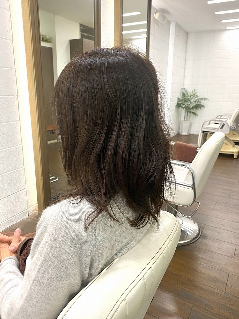 学芸大学美容室に,Hair Esthe Hi-Deはあります。学芸大学美容院にも、Hair Esthe Hi-Deはあります。Hair Esthe Hi-Deは目黒区学芸大学駅近くの美容室です。祐天寺美容室近くにも、Hair Esthe Hi-Deはあります。祐天寺美容院にも、Hair Esthe Hi-Deはあります。Hair Esthe Hi-Deは髪にやさしく、が綺麗に艶髪になります。Hair Esthe Hi-Deカットがとても上手いです。得にボブやショートスタイルが得意です。カラーも評判よく、ニューアマトラカラーがお客様に高評価です。オーガニックなヘアカラー　香草カラー色葉も人気です。パーマもとても上手く、　クリープパーマがお客様に高評価クリープパーマしながら、髪は綺麗になります。Hair Esthe Hi-Deは、オープンした2003年からヘッドスパ「クリームバスヘアエステ」を提供しています。ヘッドスパ「クリームバスヘアエステ」は、頭皮の汚れを落とし且つ頭皮の保湿効果もあり髪に栄養を与え、艶々になります。プレミアム髪質改善トリートメントで、「イオンコネクト・トリートメント」も大好評です。コロナ感染対策を万全にしております。新型コロナウイルス感染拡大防止を徹底して、お客様が安心して来店出来るようにしております。お客様同士が接触しないよう、サロン自体を個室的にしています。