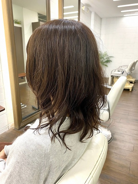 学芸大学美容室に,Hair Esthe Hi-Deはあります。学芸大学美容院にも、Hair Esthe Hi-Deはあります。Hair Esthe Hi-Deは目黒区学芸大学駅近くの美容室です。祐天寺美容室近くにも、Hair Esthe Hi-Deはあります。祐天寺美容院にも、Hair Esthe Hi-Deはあります。Hair Esthe Hi-Deは髪にやさしく、が綺麗に艶髪になります。Hair Esthe Hi-Deカットがとても上手いです。得にボブやショートスタイルが得意です。カラーも評判よく、ニューアマトラカラーがお客様に高評価です。オーガニックなヘアカラー　香草カラー色葉も人気です。パーマもとても上手く、　クリープパーマがお客様に高評価クリープパーマしながら、髪は綺麗になります。Hair Esthe Hi-Deは、オープンした2003年からヘッドスパ「クリームバスヘアエステ」を提供しています。ヘッドスパ「クリームバスヘアエステ」は、頭皮の汚れを落とし且つ頭皮の保湿効果もあり髪に栄養を与え、艶々になります。プレミアム髪質改善トリートメントで、「イオンコネクト・トリートメント」も大好評です。コロナ感染対策を万全にしております。新型コロナウイルス感染拡大防止を徹底して、お客様が安心して来店出来るようにしております。お客様同士が接触しないよう、サロン自体を個室的にしています。