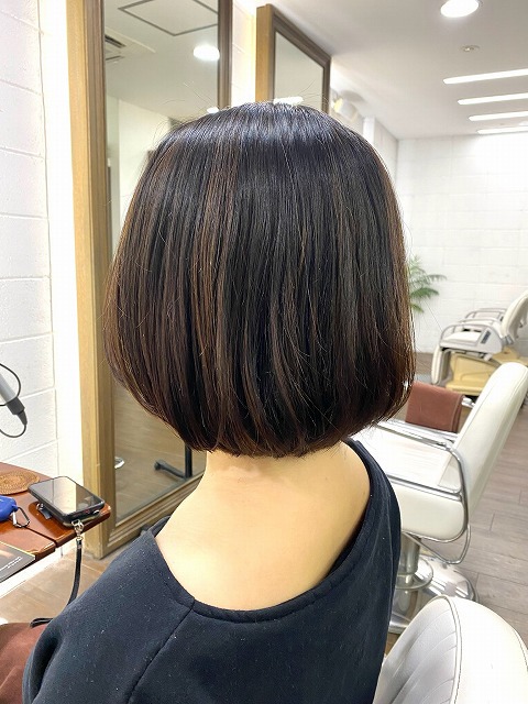 学芸大学美容室に,Hair Esthe Hi-Deはあります。学芸大学美容院にも、Hair Esthe Hi-Deはあります。Hair Esthe Hi-Deは目黒区学芸大学駅近くの美容室です。祐天寺美容室近くにも、Hair Esthe Hi-Deはあります。祐天寺美容院にも、Hair Esthe Hi-Deはあります。Hair Esthe Hi-Deは髪にやさしく、が綺麗に艶髪になります。Hair Esthe Hi-Deカットがとても上手いです。得にボブやショートスタイルが得意です。カラーも評判よく、ニューアマトラカラーがお客様に高評価です。オーガニックなヘアカラー　香草カラー色葉も人気です。パーマもとても上手く、　クリープパーマがお客様に高評価クリープパーマしながら、髪は綺麗になります。Hair Esthe Hi-Deは、オープンした2003年からヘッドスパ「クリームバスヘアエステ」を提供しています。ヘッドスパ「クリームバスヘアエステ」は、頭皮の汚れを落とし且つ頭皮の保湿効果もあり髪に栄養を与え、艶々になります。プレミアム髪質改善トリートメントで、「イオンコネクト・トリートメント」も大好評です。コロナ感染対策を万全にしております。新型コロナウイルス感染拡大防止を徹底して、お客様が安心して来店出来るようにしております。お客様同士が接触しないよう、サロン自体を個室的にしています。