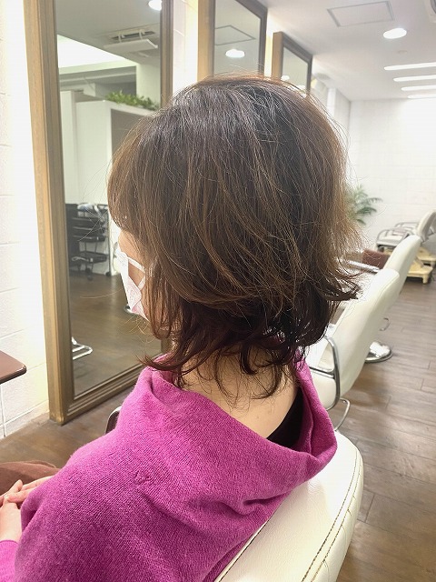 学芸大学美容室に,Hair Esthe Hi-Deはあります。学芸大学美容院にも、Hair Esthe Hi-Deはあります。Hair Esthe Hi-Deは目黒区学芸大学駅近くの美容室です。祐天寺美容室近くにも、Hair Esthe Hi-Deはあります。祐天寺美容院にも、Hair Esthe Hi-Deはあります。Hair Esthe Hi-Deは髪にやさしく、が綺麗に艶髪になります。Hair Esthe Hi-Deカットがとても上手いです。得にボブやショートスタイルが得意です。カラーも評判よく、ニューアマトラカラーがお客様に高評価です。オーガニックなヘアカラー　香草カラー色葉も人気です。パーマもとても上手く、　クリープパーマがお客様に高評価クリープパーマしながら、髪は綺麗になります。Hair Esthe Hi-Deは、オープンした2003年からヘッドスパ「クリームバスヘアエステ」を提供しています。ヘッドスパ「クリームバスヘアエステ」は、頭皮の汚れを落とし且つ頭皮の保湿効果もあり髪に栄養を与え、艶々になります。プレミアム髪質改善トリートメントで、「イオンコネクト・トリートメント」も大好評です。コロナ感染対策を万全にしております。新型コロナウイルス感染拡大防止を徹底して、お客様が安心して来店出来るようにしております。お客様同士が接触しないよう、サロン自体を個室的にしています。