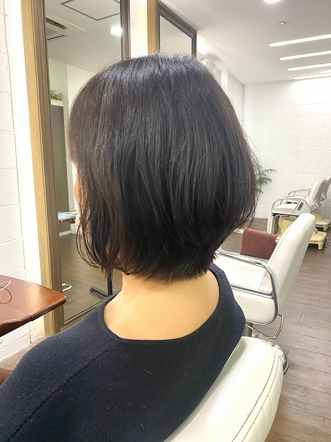 学芸大学美容室に,Hair Esthe Hi-Deはあります。学芸大学美容院にも、Hair Esthe Hi-Deはあります。Hair Esthe Hi-Deは目黒区学芸大学駅近くの美容室です。祐天寺美容室近くにも、Hair Esthe Hi-Deはあります。祐天寺美容院にも、Hair Esthe Hi-Deはあります。Hair Esthe Hi-Deは髪にやさしく、が綺麗に艶髪になります。Hair Esthe Hi-Deカットがとても上手いです。得にボブやショートスタイルが得意です。カラーも評判よく、ニューアマトラカラーがお客様に高評価です。オーガニックなヘアカラー　香草カラー色葉も人気です。パーマもとても上手く、　クリープパーマがお客様に高評価クリープパーマしながら、髪は綺麗になります。Hair Esthe Hi-Deは、オープンした2003年からヘッドスパ「クリームバスヘアエステ」を提供しています。ヘッドスパ「クリームバスヘアエステ」は、頭皮の汚れを落とし且つ頭皮の保湿効果もあり髪に栄養を与え、艶々になります。プレミアム髪質改善トリートメントで、「イオンコネクト・トリートメント」も大好評です。コロナ感染対策を万全にしております。新型コロナウイルス感染拡大防止を徹底して、お客様が安心して来店出来るようにしております。お客様同士が接触しないよう、サロン自体を個室的にしています。