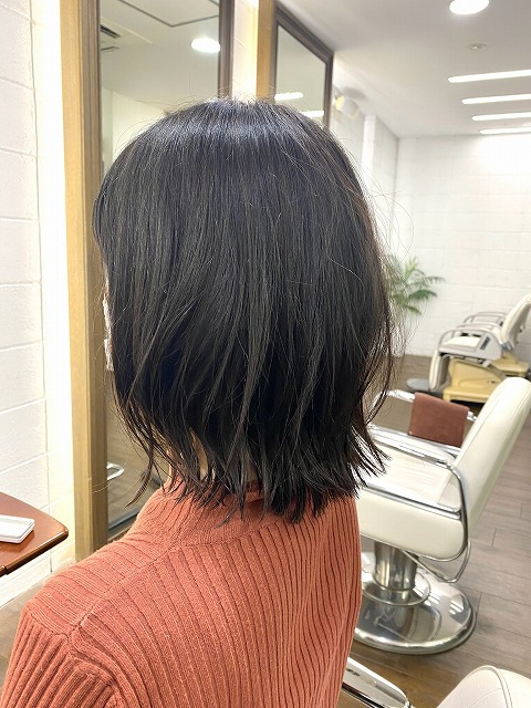 学芸大学美容室に,Hair Esthe Hi-Deはあります。学芸大学美容院にも、Hair Esthe Hi-Deはあります。Hair Esthe Hi-Deは目黒区学芸大学駅近くの美容室です。祐天寺美容室近くにも、Hair Esthe Hi-Deはあります。祐天寺美容院にも、Hair Esthe Hi-Deはあります。Hair Esthe Hi-Deは髪にやさしく、が綺麗に艶髪になります。Hair Esthe Hi-Deカットがとても上手いです。得にボブやショートスタイルが得意です。カラーも評判よく、ニューアマトラカラーがお客様に高評価です。オーガニックなヘアカラー　香草カラー色葉も人気です。パーマもとても上手く、　クリープパーマがお客様に高評価クリープパーマしながら、髪は綺麗になります。Hair Esthe Hi-Deは、オープンした2003年からヘッドスパ「クリームバスヘアエステ」を提供しています。ヘッドスパ「クリームバスヘアエステ」は、頭皮の汚れを落とし且つ頭皮の保湿効果もあり髪に栄養を与え、艶々になります。プレミアム髪質改善トリートメントで、「イオンコネクト・トリートメント」も大好評です。コロナ感染対策を万全にしております。新型コロナウイルス感染拡大防止を徹底して、お客様が安心して来店出来るようにしております。お客様同士が接触しないよう、サロン自体を個室的にしています。