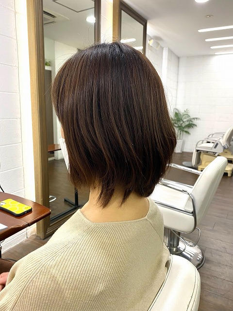 学芸大学美容室に,Hair Esthe Hi-Deはあります。学芸大学美容院にも、Hair Esthe Hi-Deはあります。Hair Esthe Hi-Deは目黒区学芸大学駅近くの美容室です。祐天寺美容室近くにも、Hair Esthe Hi-Deはあります。祐天寺美容院にも、Hair Esthe Hi-Deはあります。Hair Esthe Hi-Deは髪にやさしく、が綺麗に艶髪になります。Hair Esthe Hi-Deカットがとても上手いです。得にボブやショートスタイルが得意です。カラーも評判よく、ニューアマトラカラーがお客様に高評価です。オーガニックなヘアカラー　香草カラー色葉も人気です。パーマもとても上手く、　クリープパーマがお客様に高評価クリープパーマしながら、髪は綺麗になります。Hair Esthe Hi-Deは、オープンした2003年からヘッドスパ「クリームバスヘアエステ」を提供しています。ヘッドスパ「クリームバスヘアエステ」は、頭皮の汚れを落とし且つ頭皮の保湿効果もあり髪に栄養を与え、艶々になります。プレミアム髪質改善トリートメントで、「イオンコネクト・トリートメント」も大好評です。コロナ感染対策を万全にしております。新型コロナウイルス感染拡大防止を徹底して、お客様が安心して来店出来るようにしております。お客様同士が接触しないよう、サロン自体を個室的にしています。