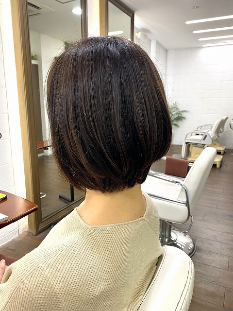 学芸大学美容室に,Hair Esthe Hi-Deはあります。学芸大学美容院にも、Hair Esthe Hi-Deはあります。Hair Esthe Hi-Deは目黒区学芸大学駅近くの美容室です。祐天寺美容室近くにも、Hair Esthe Hi-Deはあります。祐天寺美容院にも、Hair Esthe Hi-Deはあります。Hair Esthe Hi-Deは髪にやさしく、が綺麗に艶髪になります。Hair Esthe Hi-Deカットがとても上手いです。得にボブやショートスタイルが得意です。カラーも評判よく、ニューアマトラカラーがお客様に高評価です。オーガニックなヘアカラー　香草カラー色葉も人気です。パーマもとても上手く、　クリープパーマがお客様に高評価クリープパーマしながら、髪は綺麗になります。Hair Esthe Hi-Deは、オープンした2003年からヘッドスパ「クリームバスヘアエステ」を提供しています。ヘッドスパ「クリームバスヘアエステ」は、頭皮の汚れを落とし且つ頭皮の保湿効果もあり髪に栄養を与え、艶々になります。プレミアム髪質改善トリートメントで、「イオンコネクト・トリートメント」も大好評です。コロナ感染対策を万全にしております。新型コロナウイルス感染拡大防止を徹底して、お客様が安心して来店出来るようにしております。お客様同士が接触しないよう、サロン自体を個室的にしています。