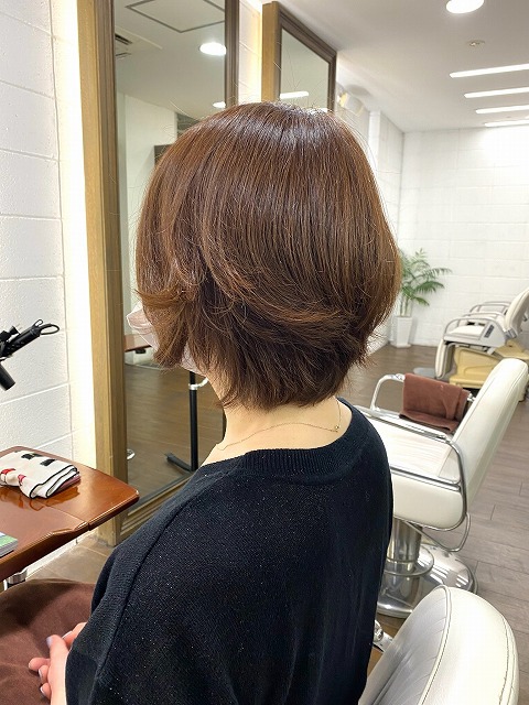 学芸大学美容室に,Hair Esthe Hi-Deはあります。学芸大学美容院にも、Hair Esthe Hi-Deはあります。Hair Esthe Hi-Deは目黒区学芸大学駅近くの美容室です。祐天寺美容室近くにも、Hair Esthe Hi-Deはあります。祐天寺美容院にも、Hair Esthe Hi-Deはあります。Hair Esthe Hi-Deは髪にやさしく、が綺麗に艶髪になります。Hair Esthe Hi-Deカットがとても上手いです。得にボブやショートスタイルが得意です。カラーも評判よく、ニューアマトラカラーがお客様に高評価です。オーガニックなヘアカラー　香草カラー色葉も人気です。パーマもとても上手く、　クリープパーマがお客様に高評価クリープパーマしながら、髪は綺麗になります。Hair Esthe Hi-Deは、オープンした2003年からヘッドスパ「クリームバスヘアエステ」を提供しています。ヘッドスパ「クリームバスヘアエステ」は、頭皮の汚れを落とし且つ頭皮の保湿効果もあり髪に栄養を与え、艶々になります。プレミアム髪質改善トリートメントで、「イオンコネクト・トリートメント」も大好評です。コロナ感染対策を万全にしております。新型コロナウイルス感染拡大防止を徹底して、お客様が安心して来店出来るようにしております。お客様同士が接触しないよう、サロン自体を個室的にしています。