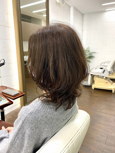 学芸大学美容室に,Hair Esthe Hi-Deはあります。学芸大学美容院にも、Hair Esthe Hi-Deはあります。Hair Esthe Hi-Deは目黒区学芸大学駅近くの美容室です。祐天寺美容室近くにも、Hair Esthe Hi-Deはあります。祐天寺美容院にも、Hair Esthe Hi-Deはあります。Hair Esthe Hi-Deは髪にやさしく、が綺麗に艶髪になります。Hair Esthe Hi-Deカットがとても上手いです。得にボブやショートスタイルが得意です。カラーも評判よく、ニューアマトラカラーがお客様に高評価です。オーガニックなヘアカラー　香草カラー色葉も人気です。パーマもとても上手く、　クリープパーマがお客様に高評価クリープパーマしながら、髪は綺麗になります。Hair Esthe Hi-Deは、オープンした2003年からヘッドスパ「クリームバスヘアエステ」を提供しています。ヘッドスパ「クリームバスヘアエステ」は、頭皮の汚れを落とし且つ頭皮の保湿効果もあり髪に栄養を与え、艶々になります。プレミアム髪質改善トリートメントで、「イオンコネクト・トリートメント」も大好評です。コロナ感染対策を万全にしております。新型コロナウイルス感染拡大防止を徹底して、お客様が安心して来店出来るようにしております。お客様同士が接触しないよう、サロン自体を個室的にしています。