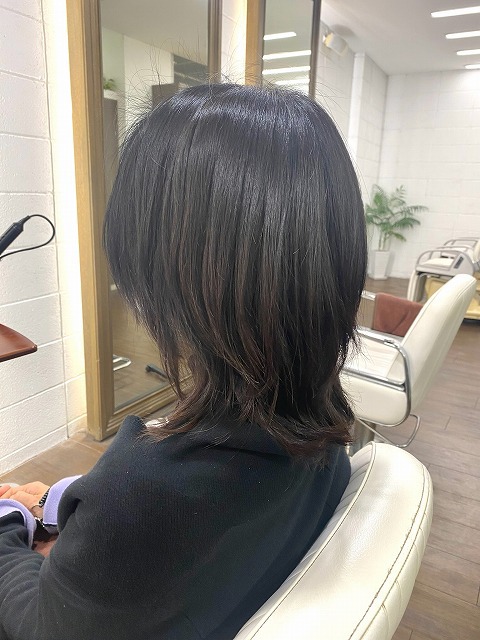 学芸大学美容室に,Hair Esthe Hi-Deはあります。学芸大学美容院にも、Hair Esthe Hi-Deはあります。Hair Esthe Hi-Deは目黒区学芸大学駅近くの美容室です。祐天寺美容室近くにも、Hair Esthe Hi-Deはあります。祐天寺美容院にも、Hair Esthe Hi-Deはあります。Hair Esthe Hi-Deは髪にやさしく、が綺麗に艶髪になります。Hair Esthe Hi-Deカットがとても上手いです。得にボブやショートスタイルが得意です。カラーも評判よく、ニューアマトラカラーがお客様に高評価です。オーガニックなヘアカラー　香草カラー色葉も人気です。パーマもとても上手く、　クリープパーマがお客様に高評価クリープパーマしながら、髪は綺麗になります。Hair Esthe Hi-Deは、オープンした2003年からヘッドスパ「クリームバスヘアエステ」を提供しています。ヘッドスパ「クリームバスヘアエステ」は、頭皮の汚れを落とし且つ頭皮の保湿効果もあり髪に栄養を与え、艶々になります。プレミアム髪質改善トリートメントで、「イオンコネクト・トリートメント」も大好評です。コロナ感染対策を万全にしております。新型コロナウイルス感染拡大防止を徹底して、お客様が安心して来店出来るようにしております。お客様同士が接触しないよう、サロン自体を個室的にしています。