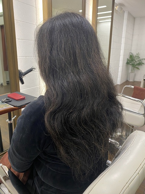 学芸大学美容室に,Hair Esthe Hi-Deはあります。学芸大学美容院にも、Hair Esthe Hi-Deはあります。Hair Esthe Hi-Deは目黒区学芸大学駅近くの美容室です。祐天寺美容室近くにも、Hair Esthe Hi-Deはあります。祐天寺美容院にも、Hair Esthe Hi-Deはあります。Hair Esthe Hi-Deは髪にやさしく、が綺麗に艶髪になります。Hair Esthe Hi-Deカットがとても上手いです。得にボブやショートスタイルが得意です。カラーも評判よく、ニューアマトラカラーがお客様に高評価です。オーガニックなヘアカラー　香草カラー色葉も人気です。パーマもとても上手く、　クリープパーマがお客様に高評価クリープパーマしながら、髪は綺麗になります。Hair Esthe Hi-Deは、オープンした2003年からヘッドスパ「クリームバスヘアエステ」を提供しています。ヘッドスパ「クリームバスヘアエステ」は、頭皮の汚れを落とし且つ頭皮の保湿効果もあり髪に栄養を与え、艶々になります。プレミアム髪質改善トリートメントで、「イオンコネクト・トリートメント」も大好評です。コロナ感染対策を万全にしております。新型コロナウイルス感染拡大防止を徹底して、お客様が安心して来店出来るようにしております。お客様同士が接触しないよう、サロン自体を個室的にしています。そして世界中の人々が平穏に暮らせる日が一日でも早く訪れますように