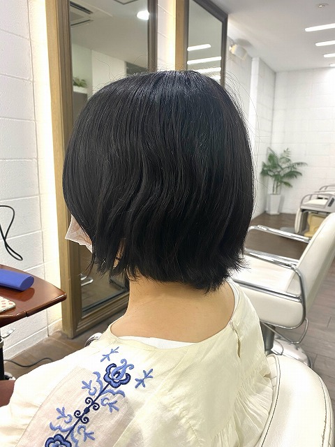 学芸大学美容室に,Hair Esthe Hi-Deはあります。学芸大学美容院にも、Hair Esthe Hi-Deはあります。Hair Esthe Hi-Deは目黒区学芸大学駅近くの美容室です。祐天寺美容室近くにも、Hair Esthe Hi-Deはあります。祐天寺美容院にも、Hair Esthe Hi-Deはあります。Hair Esthe Hi-Deは髪にやさしく、が綺麗に艶髪になります。Hair Esthe Hi-Deカットがとても上手いです。得にボブやショートスタイルが得意です。カラーも評判よく、ニューアマトラカラーがお客様に高評価です。オーガニックなヘアカラー　香草カラー色葉も人気です。パーマもとても上手く、　クリープパーマがお客様に高評価クリープパーマしながら、髪は綺麗になります。Hair Esthe Hi-Deは、オープンした2003年からヘッドスパ「クリームバスヘアエステ」を提供しています。ヘッドスパ「クリームバスヘアエステ」は、頭皮の汚れを落とし且つ頭皮の保湿効果もあり髪に栄養を与え、艶々になります。プレミアム髪質改善トリートメントで、「イオンコネクト・トリートメント」も大好評です。コロナ感染対策を万全にしております。新型コロナウイルス感染拡大防止を徹底して、お客様が安心して来店出来るようにしております。お客様同士が接触しないよう、サロン自体を個室的にしています。