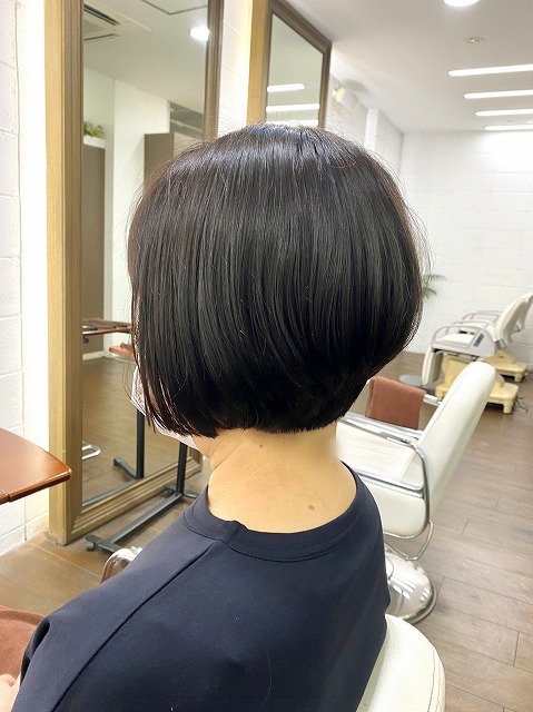 学芸大学美容室に,Hair Esthe Hi-Deはあります。学芸大学美容院にも、Hair Esthe Hi-Deはあります。Hair Esthe Hi-Deは目黒区学芸大学駅近くの美容室です。祐天寺美容室近くにも、Hair Esthe Hi-Deはあります。祐天寺美容院にも、Hair Esthe Hi-Deはあります。Hair Esthe Hi-Deは髪にやさしく、が綺麗に艶髪になります。Hair Esthe Hi-Deカットがとても上手いです。得にボブやショートスタイルが得意です。カラーも評判よく、ニューアマトラカラーがお客様に高評価です。オーガニックなヘアカラー　香草カラー色葉も人気です。パーマもとても上手く、　クリープパーマがお客様に高評価クリープパーマしながら、髪は綺麗になります。Hair Esthe Hi-Deは、オープンした2003年からヘッドスパ「クリームバスヘアエステ」を提供しています。ヘッドスパ「クリームバスヘアエステ」は、頭皮の汚れを落とし且つ頭皮の保湿効果もあり髪に栄養を与え、艶々になります。プレミアム髪質改善トリートメントで、「イオンコネクト・トリートメント」も大好評です。コロナ感染対策を万全にしております。新型コロナウイルス感染拡大防止を徹底して、お客様が安心して来店出来るようにしております。お客様同士が接触しないよう、サロン自体を個室的にしています。