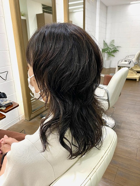 学芸大学美容室にHair Esthe Hi-Deは、あります。学芸大学美容院にも、Hair Esthe Hi-Deはあります。Hair Esthe Hi-Deは目黒区学芸大学駅近くの美容室です。祐天寺美容室近くにも、Hair Esthe Hi-Deはあります。祐天寺美容院にも、Hair Esthe Hi-Deはあります。Hair Esthe Hi-Deは髪にやさしく、が綺麗に艶髪になります。Hair Esthe Hi-Deカットがとても上手いです。得にボブやショートスタイルが得意です。カラーも評判よく、ニューアマトラカラーがお客様に高評価です。オーガニックなヘアカラー　香草カラー色葉も人気です。パーマもとても上手く、　クリープパーマがお客様に高評価クリープパーマしながら、髪は綺麗になります。Hair Esthe Hi-Deは、オープンした2003年からヘッドスパ「クリームバスヘアエステ」を提供しています。ヘッドスパ「クリームバスヘアエステ」は、頭皮の汚れを落とし且つ頭皮の保湿効果もあり髪に栄養を与え、艶々になります。プレミアム髪質改善トリートメントで、「イオンコネクト・トリートメント」も大好評です。コロナ感染対策を万全にしております。新型コロナウイルス感染拡大防止を徹底して、お客様が安心して来店出来るようにしております。お客様同士が接触しないよう、サロン自体を個室的にしています。