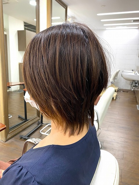 学芸大学美容室にHair Esthe Hi-Deは、あります。学芸大学美容院にも、Hair Esthe Hi-Deはあります。Hair Esthe Hi-Deは目黒区学芸大学駅近くの美容室です。祐天寺美容室近くにも、Hair Esthe Hi-Deはあります。祐天寺美容院にも、Hair Esthe Hi-Deはあります。Hair Esthe Hi-Deは髪にやさしく、が綺麗に艶髪になります。Hair Esthe Hi-Deカットがとても上手いです。得にボブやショートスタイルが得意です。カラーも評判よく、ニューアマトラカラーがお客様に高評価です。オーガニックなヘアカラー　香草カラー色葉も人気です。パーマもとても上手く、　クリープパーマがお客様に高評価クリープパーマしながら、髪は綺麗になります。Hair Esthe Hi-Deは、オープンした2003年からヘッドスパ「クリームバスヘアエステ」を提供しています。ヘッドスパ「クリームバスヘアエステ」は、頭皮の汚れを落とし且つ頭皮の保湿効果もあり髪に栄養を与え、艶々になります。プレミアム髪質改善トリートメントで、「イオンコネクト・トリートメント」も大好評です。コロナ感染対策を万全にしております。新型コロナウイルス感染拡大防止を徹底して、お客様が安心して来店出来るようにしております。お客様同士が接触しないよう、サロン自体を個室的にしています。