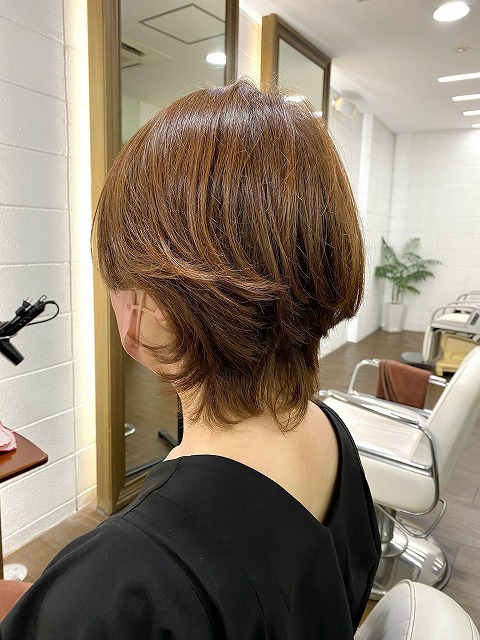 学芸大学美容室にHair Esthe Hi-Deは、あります。学芸大学美容院にも、Hair Esthe Hi-Deはあります。Hair Esthe Hi-Deは目黒区学芸大学駅近くの美容室です。祐天寺美容室近くにも、Hair Esthe Hi-Deはあります。祐天寺美容院にも、Hair Esthe Hi-Deはあります。Hair Esthe Hi-Deは髪にやさしく、が綺麗に艶髪になります。Hair Esthe Hi-Deカットがとても上手いです。得にボブやショートスタイルが得意です。カラーも評判よく、ニューアマトラカラーがお客様に高評価です。オーガニックなヘアカラー　香草カラー色葉も人気です。パーマもとても上手く、　クリープパーマがお客様に高評価クリープパーマしながら、髪は綺麗になります。Hair Esthe Hi-Deは、オープンした2003年からヘッドスパ「クリームバスヘアエステ」を提供しています。ヘッドスパ「クリームバスヘアエステ」は、頭皮の汚れを落とし且つ頭皮の保湿効果もあり髪に栄養を与え、艶々になります。プレミアム髪質改善トリートメントで、「イオンコネクト・トリートメント」も大好評です。コロナ感染対策を万全にしております。新型コロナウイルス感染拡大防止を徹底して、お客様が安心して来店出来るようにしております。お客様同士が接触しないよう、サロン自体を個室的にしています。