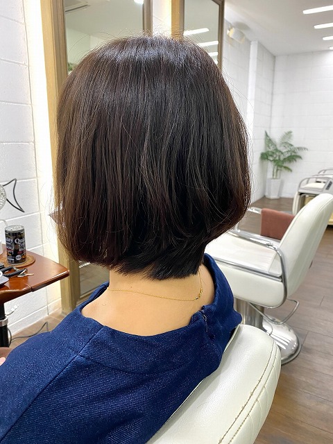 学芸大学美容室にHair Esthe Hi-Deは、あります。学芸大学美容院にも、Hair Esthe Hi-Deはあります。Hair Esthe Hi-Deは目黒区学芸大学駅近くの美容室です。祐天寺美容室近くにも、Hair Esthe Hi-Deはあります。祐天寺美容院にも、Hair Esthe Hi-Deはあります。Hair Esthe Hi-Deは髪にやさしく、が綺麗に艶髪になります。Hair Esthe Hi-Deカットがとても上手いです。得にボブやショートスタイルが得意です。カラーも評判よく、ニューアマトラカラーがお客様に高評価です。オーガニックなヘアカラー　香草カラー色葉も人気です。パーマもとても上手く、　クリープパーマがお客様に高評価クリープパーマしながら、髪は綺麗になります。Hair Esthe Hi-Deは、オープンした2003年からヘッドスパ「クリームバスヘアエステ」を提供しています。ヘッドスパ「クリームバスヘアエステ」は、頭皮の汚れを落とし且つ頭皮の保湿効果もあり髪に栄養を与え、艶々になります。プレミアム髪質改善トリートメントで、「イオンコネクト・トリートメント」も大好評です。コロナ感染対策を万全にしております。新型コロナウイルス感染拡大防止を徹底して、お客様が安心して来店出来るようにしております。お客様同士が接触しないよう、サロン自体を個室的にしています。