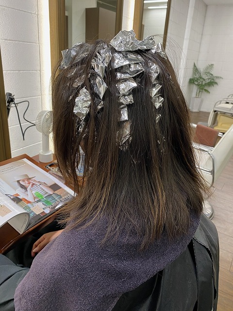 学芸大学美容室にHair Esthe Hi-Deは、あります。学芸大学美容院にも、Hair Esthe Hi-Deはあります。Hair Esthe Hi-Deは目黒区学芸大学駅近くの美容室です。祐天寺美容室近くにも、Hair Esthe Hi-Deはあります。祐天寺美容院にも、Hair Esthe Hi-Deはあります。Hair Esthe Hi-Deは髪にやさしく、が綺麗に艶髪になります。Hair Esthe Hi-Deカットがとても上手いです。得にボブやショートスタイルが得意です。カラーも評判よく、ニューアマトラカラーがお客様に高評価です。オーガニックなヘアカラー　香草カラー色葉も人気です。パーマもとても上手く、　クリープパーマがお客様に高評価クリープパーマしながら、髪は綺麗になります。Hair Esthe Hi-Deは、オープンした2003年からヘッドスパ「クリームバスヘアエステ」を提供しています。ヘッドスパ「クリームバスヘアエステ」は、頭皮の汚れを落とし且つ頭皮の保湿効果もあり髪に栄養を与え、艶々になります。プレミアム髪質改善トリートメントで、「イオンコネクト・トリートメント」も大好評です。コロナ感染対策を万全にしております。新型コロナウイルス感染拡大防止を徹底して、お客様が安心して来店出来るようにしております。お客様同士が接触しないよう、サロン自体を個室的にしています。