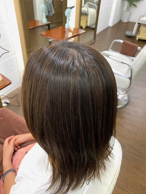 学芸大学美容室にHair Esthe Hi-Deは、あります。学芸大学美容院にも、Hair Esthe Hi-Deはあります。Hair Esthe Hi-Deは目黒区学芸大学駅近くの美容室です。祐天寺美容室近くにも、Hair Esthe Hi-Deはあります。祐天寺美容院にも、Hair Esthe Hi-Deはあります。Hair Esthe Hi-Deは髪にやさしく、が綺麗に艶髪になります。Hair Esthe Hi-Deカットがとても上手いです。得にボブやショートスタイルが得意です。カラーも評判よく、ニューアマトラカラーがお客様に高評価です。オーガニックなヘアカラー　香草カラー色葉も人気です。パーマもとても上手く、　クリープパーマがお客様に高評価クリープパーマしながら、髪は綺麗になります。Hair Esthe Hi-Deは、オープンした2003年からヘッドスパ「クリームバスヘアエステ」を提供しています。ヘッドスパ「クリームバスヘアエステ」は、頭皮の汚れを落とし且つ頭皮の保湿効果もあり髪に栄養を与え、艶々になります。プレミアム髪質改善トリートメントで、「イオンコネクト・トリートメント」も大好評です。コロナ感染対策を万全にしております。新型コロナウイルス感染拡大防止を徹底して、お客様が安心して来店出来るようにしております。お客様同士が接触しないよう、サロン自体を個室的にしています。