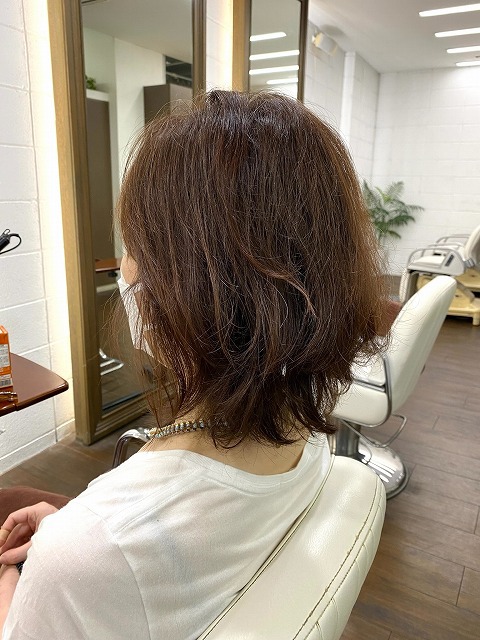 学芸大学美容室にHair Esthe Hi-Deは、あります。学芸大学美容院にも、Hair Esthe Hi-Deはあります。Hair Esthe Hi-Deは目黒区学芸大学駅近くの美容室です。祐天寺美容室近くにも、Hair Esthe Hi-Deはあります。祐天寺美容院にも、Hair Esthe Hi-Deはあります。Hair Esthe Hi-Deは髪にやさしく、が綺麗に艶髪になります。Hair Esthe Hi-Deカットがとても上手いです。得にボブやショートスタイルが得意です。カラーも評判よく、ニューアマトラカラーがお客様に高評価です。オーガニックなヘアカラー　香草カラー色葉も人気です。パーマもとても上手く、　クリープパーマがお客様に高評価クリープパーマしながら、髪は綺麗になります。Hair Esthe Hi-Deは、オープンした2003年からヘッドスパ「クリームバスヘアエステ」を提供しています。ヘッドスパ「クリームバスヘアエステ」は、頭皮の汚れを落とし且つ頭皮の保湿効果もあり髪に栄養を与え、艶々になります。プレミアム髪質改善トリートメントで、「イオンコネクト・トリートメント」も大好評です。コロナ感染対策を万全にしております。新型コロナウイルス感染拡大防止を徹底して、お客様が安心して来店出来るようにしております。お客様同士が接触しないよう、サロン自体を個室的にしています。