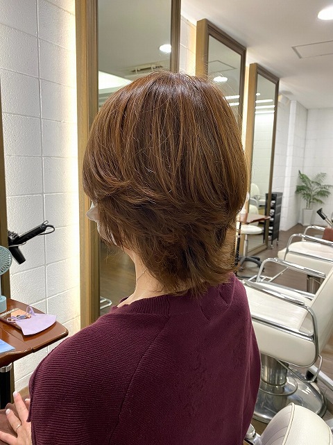 学芸大学美容室にHair Esthe Hi-Deは、あります。学芸大学美容院にも、Hair Esthe Hi-Deはあります。Hair Esthe Hi-Deは目黒区学芸大学駅近くの美容室です。祐天寺美容室近くにも、Hair Esthe Hi-Deはあります。祐天寺美容院にも、Hair Esthe Hi-Deはあります。Hair Esthe Hi-Deは髪にやさしく、が綺麗に艶髪になります。Hair Esthe Hi-Deカットがとても上手いです。得にボブやショートスタイルが得意です。カラーも評判よく、ニューアマトラカラーがお客様に高評価です。オーガニックなヘアカラー　香草カラー色葉も人気です。パーマもとても上手く、　クリープパーマがお客様に高評価クリープパーマしながら、髪は綺麗になります。Hair Esthe Hi-Deは、オープンした2003年からヘッドスパ「クリームバスヘアエステ」を提供しています。ヘッドスパ「クリームバスヘアエステ」は、頭皮の汚れを落とし且つ頭皮の保湿効果もあり髪に栄養を与え、艶々になります。プレミアム髪質改善トリートメントで、「イオンコネクト・トリートメント」も大好評です。コロナ感染対策を万全にしております。新型コロナウイルス感染拡大防止を徹底して、お客様が安心して来店出来るようにしております。お客様同士が接触しないよう、サロン自体を個室的にしています。