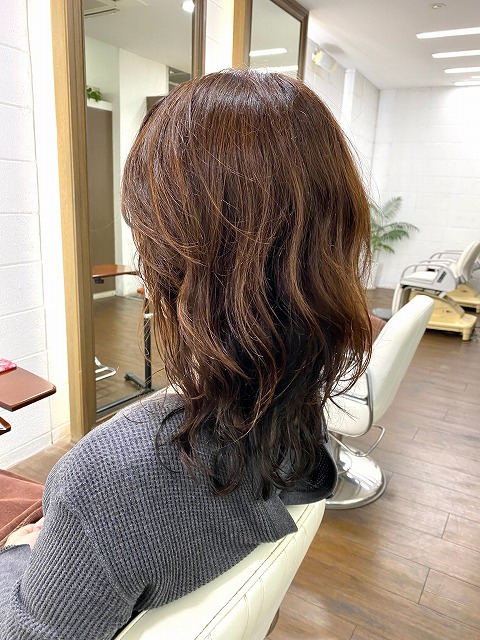 学芸大学美容室に、Hair Esthe Hi-Deは、あります。学芸大学美容院に、Hair Esthe Hi-Deはあります。Hair Esthe Hi-Deは目黒区学芸大学駅近くの美容室です。祐天寺美容室近くにも、Hair Esthe Hi-Deはあります。祐天寺美容院近くにも、Hair Esthe Hi-Deはあります。Hair Esthe Hi-Deは目黒区学芸大学駅近くの美容院です。Hair Esthe Hi-Deは髪にやさしく、が綺麗に艶髪になります。Hair Esthe Hi-Deカットがとても上手いです。得にボブやショートスタイルが得意で、スタイルがより立体的になります。なので立体感カットが、お客様に人気です。切りっぱなしボブやマッシュショートも得意です。カラーも評判よく、ニューアマトラカラーがお客様に高評価です。オーガニックなヘアカラー　香草カラー色葉も人気です。パーマもとても上手く、　クリープパーマがお客様に高評価クリープパーマしながら、髪は綺麗になります。Hair Esthe Hi-Deは、オープンした2003年からヘッドスパ「クリームバスヘアエステ」を提供しています。ヘッドスパ「クリームバスヘアエステ」は、頭皮の汚れを落とし且つ頭皮の保湿効果もあり髪に栄養を与え、艶々になります。プレミアム髪質改善トリートメントで、「イオンコネクト・トリートメント」も大好評です。コロナ感染対策を万全にしております。新型コロナウイルス感染拡大防止を徹底して、お客様が安心して来店出来るようにしております。お客様同士が接触しないよう、サロン自体を個室的にしています。