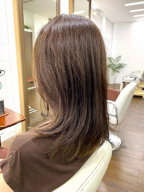 学芸大学美容室に、Hair Esthe Hi-Deは、あります。学芸大学美容院に、Hair Esthe Hi-Deはあります。Hair Esthe Hi-Deは目黒区学芸大学駅近くの美容室です。祐天寺美容室近くにも、Hair Esthe Hi-Deはあります。祐天寺美容院近くにも、Hair Esthe Hi-Deはあります。Hair Esthe Hi-Deは目黒区学芸大学駅近くの美容院です。Hair Esthe Hi-Deは髪にやさしく、が綺麗に艶髪になります。Hair Esthe Hi-Deカットがとても上手いです。得にボブやショートスタイルが得意で、スタイルがより立体的になります。なので立体感カットが、お客様に人気です。切りっぱなしボブやマッシュショートも得意です。カラーも評判よく、ニューアマトラカラーがお客様に高評価です。オーガニックなヘアカラー　香草カラー色葉も人気です。パーマもとても上手く、　クリープパーマがお客様に高評価クリープパーマしながら、髪は綺麗になります。Hair Esthe Hi-Deは、オープンした2003年からヘッドスパ「クリームバスヘアエステ」を提供しています。ヘッドスパ「クリームバスヘアエステ」は、頭皮の汚れを落とし且つ頭皮の保湿効果もあり髪に栄養を与え、艶々になります。プレミアム髪質改善トリートメントで、「イオンコネクト・トリートメント」も大好評です。コロナ感染対策を万全にしております。新型コロナウイルス感染拡大防止を徹底して、お客様が安心して来店出来るようにしております。お客様同士が接触しないよう、サロン自体を個室的にしています。