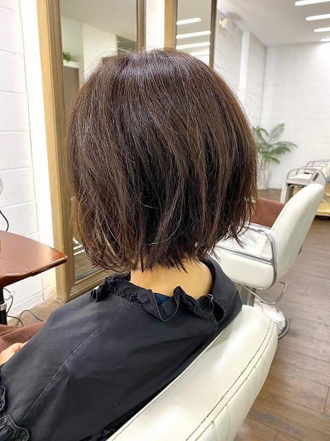 学芸大学美容室に、Hair Esthe Hi-Deは、あります。学芸大学美容院に、Hair Esthe Hi-Deはあります。Hair Esthe Hi-Deは目黒区学芸大学駅近くの美容室です。祐天寺美容室近くにも、Hair Esthe Hi-Deはあります。祐天寺美容院近くにも、Hair Esthe Hi-Deはあります。Hair Esthe Hi-Deは目黒区学芸大学駅近くの美容院です。Hair Esthe Hi-Deは髪にやさしく、が綺麗に艶髪になります。Hair Esthe Hi-Deカットがとても上手いです。得にボブやショートスタイルが得意で、スタイルがより立体的になります。なので立体感カットが、お客様に人気です。切りっぱなしボブやマッシュショートも得意です。カラーも評判よく、ニューアマトラカラーがお客様に高評価です。オーガニックなヘアカラー　香草カラー色葉も人気です。パーマもとても上手く、　クリープパーマがお客様に高評価クリープパーマしながら、髪は綺麗になります。Hair Esthe Hi-Deは、オープンした2003年からヘッドスパ「クリームバスヘアエステ」を提供しています。ヘッドスパ「クリームバスヘアエステ」は、頭皮の汚れを落とし且つ頭皮の保湿効果もあり髪に栄養を与え、艶々になります。プレミアム髪質改善トリートメントで、「イオンコネクト・トリートメント」も大好評です。コロナ感染対策を万全にしております。新型コロナウイルス感染拡大防止を徹底して、お客様が安心して来店出来るようにしております。お客様同士が接触しないよう、サロン自体を個室的にしています。