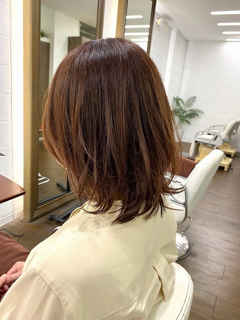 学芸大学美容室に、Hair Esthe Hi-Deは、あります。学芸大学美容院に、Hair Esthe Hi-Deはあります。Hair Esthe Hi-Deは目黒区学芸大学駅近くの美容室です。祐天寺美容室近くにも、Hair Esthe Hi-Deはあります。祐天寺美容院近くにも、Hair Esthe Hi-Deはあります。Hair Esthe Hi-Deは目黒区学芸大学駅近くの美容院です。Hair Esthe Hi-Deは髪にやさしく、が綺麗に艶髪になります。Hair Esthe Hi-Deカットがとても上手いです。得にボブやショートスタイルが得意で、スタイルがより立体的になります。なので立体感カットが、お客様に人気です。切りっぱなしボブやマッシュショートも得意です。カラーも評判よく、ニューアマトラカラーがお客様に高評価です。オーガニックなヘアカラー　香草カラー色葉も人気です。パーマもとても上手く、　クリープパーマがお客様に高評価クリープパーマしながら、髪は綺麗になります。Hair Esthe Hi-Deは、オープンした2003年からヘッドスパ「クリームバスヘアエステ」を提供しています。ヘッドスパ「クリームバスヘアエステ」は、頭皮の汚れを落とし且つ頭皮の保湿効果もあり髪に栄養を与え、艶々になります。プレミアム髪質改善トリートメントで、「イオンコネクト・トリートメント」も大好評です。コロナ感染対策を万全にしております。新型コロナウイルス感染拡大防止を徹底して、お客様が安心して来店出来るようにしております。お客様同士が接触しないよう、サロン自体を個室的にしています。