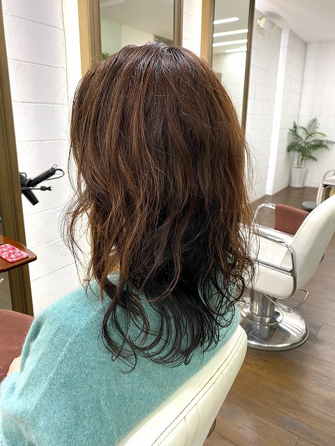 学芸大学美容室に、Hair Esthe Hi-Deは、あります。学芸大学美容院に、Hair Esthe Hi-Deはあります。Hair Esthe Hi-Deは目黒区学芸大学駅近くの美容室です。祐天寺美容室近くにも、Hair Esthe Hi-Deはあります。祐天寺美容院近くにも、Hair Esthe Hi-Deはあります。Hair Esthe Hi-Deは目黒区学芸大学駅近くの美容院です。Hair Esthe Hi-Deは髪にやさしく、が綺麗に艶髪になります。Hair Esthe Hi-Deカットがとても上手いです。得にボブやショートスタイルが得意で、スタイルがより立体的になります。なので立体感カットが、お客様に人気です。切りっぱなしボブやマッシュショートも得意です。カラーも評判よく、ニューアマトラカラーがお客様に高評価です。オーガニックなヘアカラー　香草カラー色葉も人気です。主に40代のお客様が多いです。40代ボブや40代ショートも得意です。脱白髪染めカラーも好評です。パーマもとても上手く、　クリープパーマがお客様に高評価クリープパーマしながら、髪は綺麗になります。Hair Esthe Hi-Deは、オープンした2003年からヘッドスパ「クリームバスヘアエステ」を提供しています。ヘッドスパ「クリームバスヘアエステ」は、頭皮の汚れを落とし且つ頭皮の保湿効果もあり髪に栄養を与え、艶々になります。プレミアム髪質改善トリートメントで、「イオンコネクト・トリートメント」も大好評です。コロナ感染対策を万全にしております。新型コロナウイルス感染拡大防止を徹底して、お客様が安心して来店出来るようにしております。お客様同士が接触しないよう、サロン自体を個室的にしています。