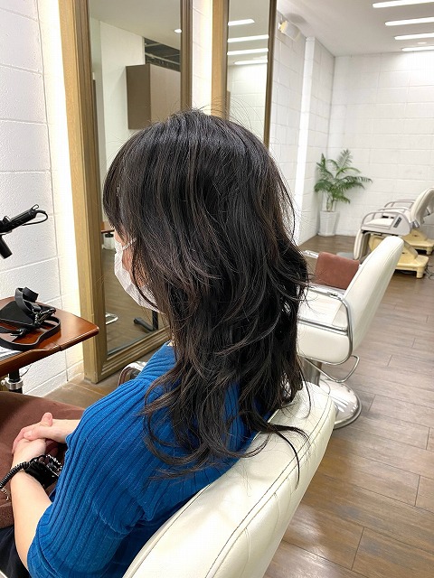 学芸大学美容室に、Hair Esthe Hi-Deは、あります。学芸大学美容院に、Hair Esthe Hi-Deはあります。Hair Esthe Hi-Deは目黒区学芸大学駅近くの美容室です。祐天寺美容室近くにも、Hair Esthe Hi-Deはあります。祐天寺美容院近くにも、Hair Esthe Hi-Deはあります。Hair Esthe Hi-Deは目黒区学芸大学駅近くの美容院です。Hair Esthe Hi-Deは髪にやさしく、が綺麗に艶髪になります。Hair Esthe Hi-Deカットがとても上手いです。得にボブやショートスタイルが得意で、スタイルがより立体的になります。なので立体感カットが、お客様に人気です。切りっぱなしボブやマッシュショートも得意です。カラーも評判よく、ニューアマトラカラーがお客様に高評価です。オーガニックなヘアカラー　香草カラー色葉も人気です。主に40代のお客様が多いです。40代ボブや40代ショートも得意です。脱白髪染めカラーも好評です。パーマもとても上手く、　クリープパーマがお客様に高評価クリープパーマしながら、髪は綺麗になります。Hair Esthe Hi-Deは、オープンした2003年からヘッドスパ「クリームバスヘアエステ」を提供しています。ヘッドスパ「クリームバスヘアエステ」は、頭皮の汚れを落とし且つ頭皮の保湿効果もあり髪に栄養を与え、艶々になります。プレミアム髪質改善トリートメントで、「イオンコネクト・トリートメント」も大好評です。コロナ感染対策を万全にしております。新型コロナウイルス感染拡大防止を徹底して、お客様が安心して来店出来るようにしております。お客様同士が接触しないよう、サロン自体を個室的にしています。