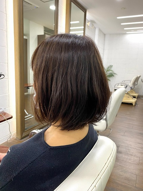 学芸大学美容室に、Hair Esthe Hi-Deは、あります。学芸大学美容院に、Hair Esthe Hi-Deはあります。Hair Esthe Hi-Deは目黒区学芸大学駅近くの美容室です。祐天寺美容室近くにも、Hair Esthe Hi-Deはあります。祐天寺美容院近くにも、Hair Esthe Hi-Deはあります。Hair Esthe Hi-Deは目黒区学芸大学駅近くの美容院です。Hair Esthe Hi-Deは髪にやさしく、が綺麗に艶髪になります。Hair Esthe Hi-Deカットがとても上手いです。得にボブやショートスタイルが得意で、スタイルがより立体的になります。なので立体感カットが、お客様に人気です。切りっぱなしボブやマッシュショートも得意です。カラーも評判よく、ニューアマトラカラーがお客様に高評価です。オーガニックなヘアカラー　香草カラー色葉も人気です。主に40代のお客様が多いです。40代ボブや40代ショートも得意です。脱白髪染めカラーも好評です。パーマもとても上手く、　クリープパーマがお客様に高評価クリープパーマしながら、髪は綺麗になります。Hair Esthe Hi-Deは、オープンした2003年からヘッドスパ「クリームバスヘアエステ」を提供しています。ヘッドスパ「クリームバスヘアエステ」は、頭皮の汚れを落とし且つ頭皮の保湿効果もあり髪に栄養を与え、艶々になります。プレミアム髪質改善トリートメントで、「イオンコネクト・トリートメント」も大好評です。コロナ感染対策を万全にしております。新型コロナウイルス感染拡大防止を徹底して、お客様が安心して来店出来るようにしております。お客様同士が接触しないよう、サロン自体を個室的にしています。