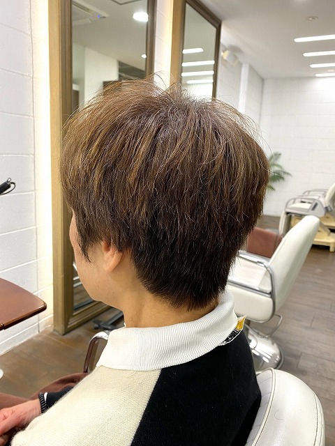 学芸大学美容室に、Hair Esthe Hi-Deは、あります。学芸大学美容院に、Hair Esthe Hi-Deはあります。Hair Esthe Hi-Deは目黒区学芸大学駅近くの美容室です。祐天寺美容室近くにも、Hair Esthe Hi-Deはあります。祐天寺美容院近くにも、Hair Esthe Hi-Deはあります。Hair Esthe Hi-Deは目黒区学芸大学駅近くの美容院です。Hair Esthe Hi-Deは髪にやさしく、が綺麗に艶髪になります。Hair Esthe Hi-Deカットがとても上手いです。得にボブやショートスタイルが得意で、スタイルがより立体的になります。なので立体感カットが、お客様に人気です。切りっぱなしボブやマッシュショートも得意です。カラーも評判よく、ニューアマトラカラーがお客様に高評価です。オーガニックなヘアカラー　香草カラー色葉も人気です。主に40代のお客様が多いです。40代ボブや40代ショートも得意です。脱白髪染めカラーも好評です。パーマもとても上手く、　クリープパーマがお客様に高評価クリープパーマしながら、髪は綺麗になります。Hair Esthe Hi-Deは、オープンした2003年からヘッドスパ「クリームバスヘアエステ」を提供しています。ヘッドスパ「クリームバスヘアエステ」は、頭皮の汚れを落とし且つ頭皮の保湿効果もあり髪に栄養を与え、艶々になります。プレミアム髪質改善トリートメントで、「イオンコネクト・トリートメント」も大好評です。コロナ感染対策を万全にしております。新型コロナウイルス感染拡大防止を徹底して、お客様が安心して来店出来るようにしております。お客様同士が接触しないよう、サロン自体を個室的にしています。