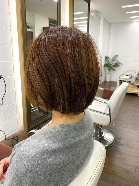 学芸大学美容室に、Hair Esthe Hi-Deは、あります。学芸大学美容院に、Hair Esthe Hi-Deはあります。Hair Esthe Hi-Deは目黒区学芸大学駅近くの美容室です。祐天寺美容室近くにも、Hair Esthe Hi-Deはあります。祐天寺美容院近くにも、Hair Esthe Hi-Deはあります。Hair Esthe Hi-Deは目黒区学芸大学駅近くの美容院です。Hair Esthe Hi-Deは髪にやさしく、が綺麗に艶髪になります。Hair Esthe Hi-Deカットがとても上手いです。得にボブやショートスタイルが得意で、スタイルがより立体的になります。なので立体感カットが、お客様に人気です。切りっぱなしボブやマッシュショートも得意です。カラーも評判よく、ニューアマトラカラーがお客様に高評価です。オーガニックなヘアカラー　香草カラー色葉も人気です。主に40代のお客様が多いです。40代ボブや40代ショートも得意です。脱白髪染めカラーも好評です。パーマもとても上手く、　クリープパーマがお客様に高評価クリープパーマしながら、髪は綺麗になります。Hair Esthe Hi-Deは、オープンした2003年からヘッドスパ「クリームバスヘアエステ」を提供しています。ヘッドスパ「クリームバスヘアエステ」は、頭皮の汚れを落とし且つ頭皮の保湿効果もあり髪に栄養を与え、艶々になります。プレミアム髪質改善トリートメントで、「イオンコネクト・トリートメント」も大好評です。コロナ感染対策を万全にしております。新型コロナウイルス感染拡大防止を徹底して、お客様が安心して来店出来るようにしております。お客様同士が接触しないよう、サロン自体を個室的にしています。