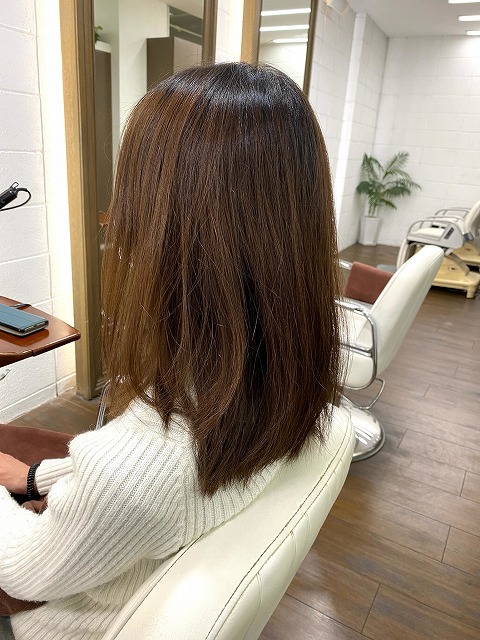 学芸大学美容室に、Hair Esthe Hi-Deは、あります。学芸大学美容院に、Hair Esthe Hi-Deはあります。Hair Esthe Hi-Deは目黒区学芸大学駅近くの美容室です。祐天寺美容室近くにも、Hair Esthe Hi-Deはあります。祐天寺美容院近くにも、Hair Esthe Hi-Deはあります。Hair Esthe Hi-Deは目黒区学芸大学駅近くの美容院です。Hair Esthe Hi-Deは髪にやさしく、が綺麗に艶髪になります。Hair Esthe Hi-Deカットがとても上手いです。得にボブやショートスタイルが得意で、スタイルがより立体的になります。なので立体感カットが、お客様に人気です。切りっぱなしボブやマッシュショートも得意です。カラーも評判よく、ニューアマトラカラーがお客様に高評価です。オーガニックなヘアカラー　香草カラー色葉も人気です。主に40代のお客様が多いです。40代ボブや40代ショートも得意です。脱白髪染めカラーも好評です。パーマもとても上手く、　クリープパーマがお客様に高評価クリープパーマしながら、髪は綺麗になります。Hair Esthe Hi-Deは、オープンした2003年からヘッドスパ「クリームバスヘアエステ」を提供しています。ヘッドスパ「クリームバスヘアエステ」は、頭皮の汚れを落とし且つ頭皮の保湿効果もあり髪に栄養を与え、艶々になります。プレミアム髪質改善トリートメントで、「イオンコネクト・トリートメント」も大好評です。コロナ感染対策を万全にしております。新型コロナウイルス感染拡大防止を徹底して、お客様が安心して来店出来るようにしております。お客様同士が接触しないよう、サロン自体を個室的にしています。