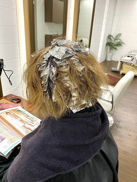 学芸大学美容室に、Hair Esthe Hi-Deは、あります。学芸大学美容院に、Hair Esthe Hi-Deはあります。Hair Esthe Hi-Deは目黒区学芸大学駅近くの美容室です。祐天寺美容室近くにも、Hair Esthe Hi-Deはあります。祐天寺美容院近くにも、Hair Esthe Hi-Deはあります。Hair Esthe Hi-Deは目黒区学芸大学駅近くの美容院です。Hair Esthe Hi-Deは髪にやさしく、が綺麗に艶髪になります。Hair Esthe Hi-Deカットがとても上手いです。得にボブやショートスタイルが得意で、スタイルがより立体的になります。なので立体感カットが、お客様に人気です。切りっぱなしボブやマッシュショートも得意です。カラーも評判よく、ニューアマトラカラーがお客様に高評価です。オーガニックなヘアカラー　香草カラー色葉も人気です。主に40代のお客様が多いです。40代ボブや40代ショートも得意です。脱白髪染めカラーも好評です。パーマもとても上手く、　クリープパーマがお客様に高評価クリープパーマしながら、髪は綺麗になります。Hair Esthe Hi-Deは、オープンした2003年からヘッドスパ「クリームバスヘアエステ」を提供しています。ヘッドスパ「クリームバスヘアエステ」は、頭皮の汚れを落とし且つ頭皮の保湿効果もあり髪に栄養を与え、艶々になります。プレミアム髪質改善トリートメントで、「イオンコネクト・トリートメント」も大好評です。コロナ感染対策を万全にしております。新型コロナウイルス感染拡大防止を徹底して、お客様が安心して来店出来るようにしております。お客様同士が接触しないよう、サロン自体を個室的にしています。